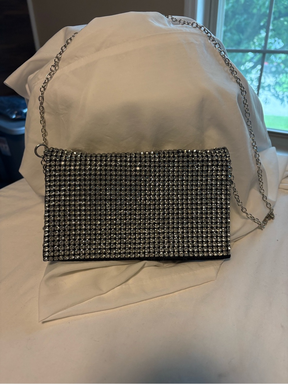 Crystal-Embellished Silver Chain Clutch - Black Base
